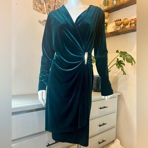 Calvin Klein Elegant Green Velvet Wrap Dress